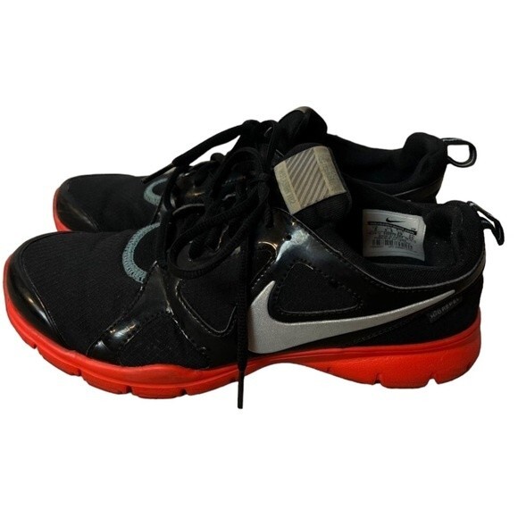 Nike Free TR Shield Pack Training Shoes Black Red Women’s Size 8 - Picture 1 of 11